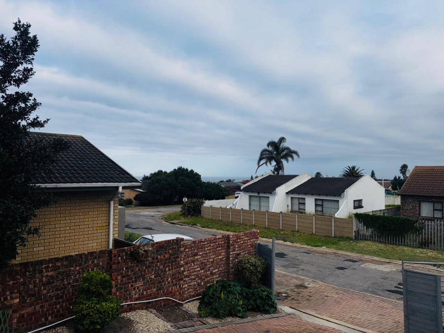 3 Bedroom Property for Sale in Wavecrest Eastern Cape